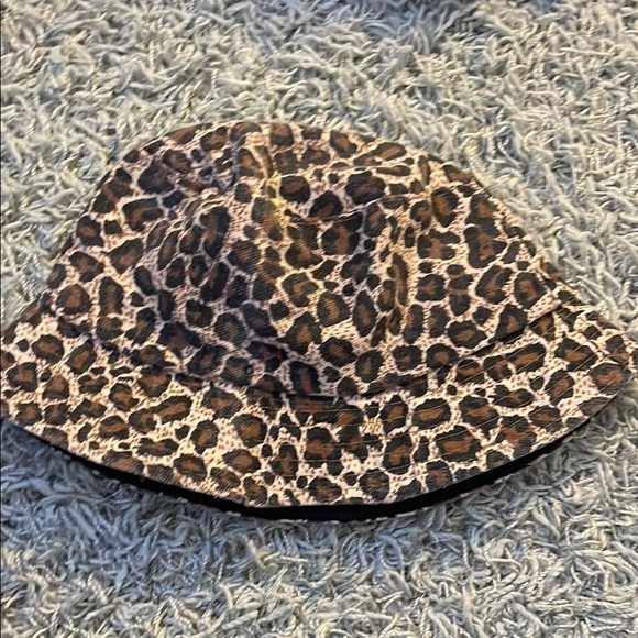 Bucket hats - Picture 6 of 6